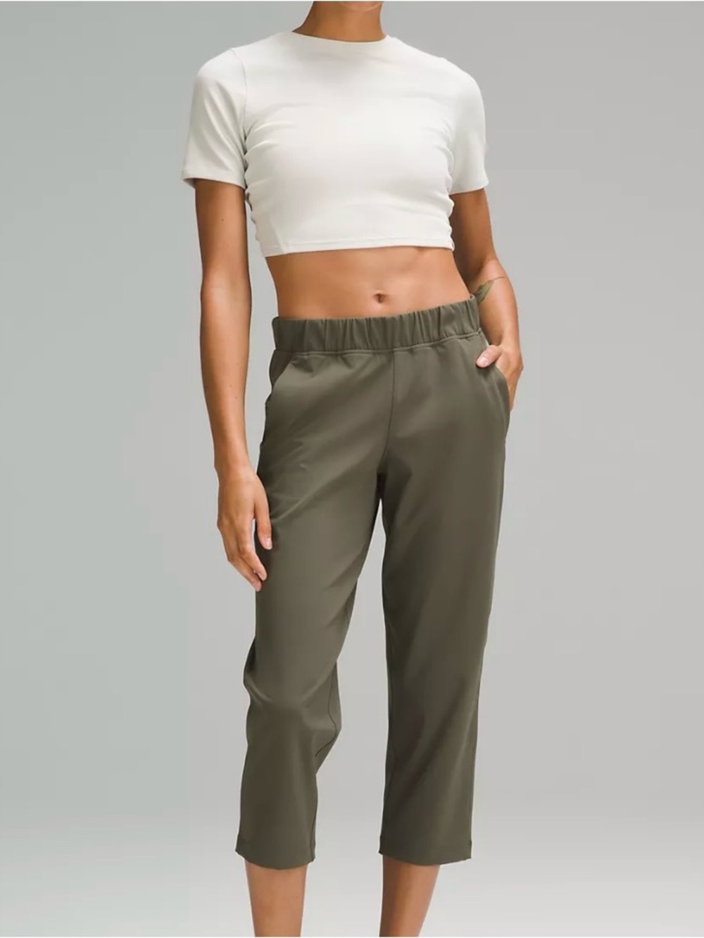 Luxtreme Slim-Fit Pull-On Mid-Rise Cropped Pant